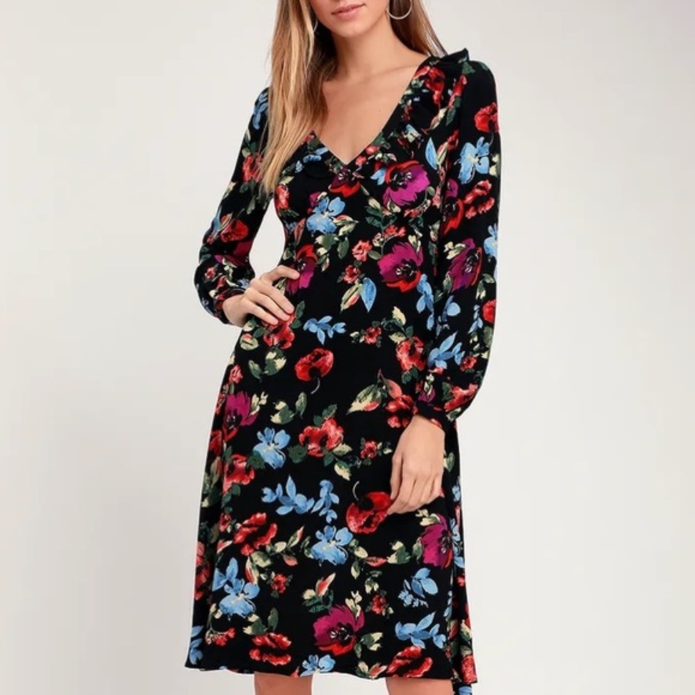 Lulu's Black Floral Long-Sleeve V-Neck Dress